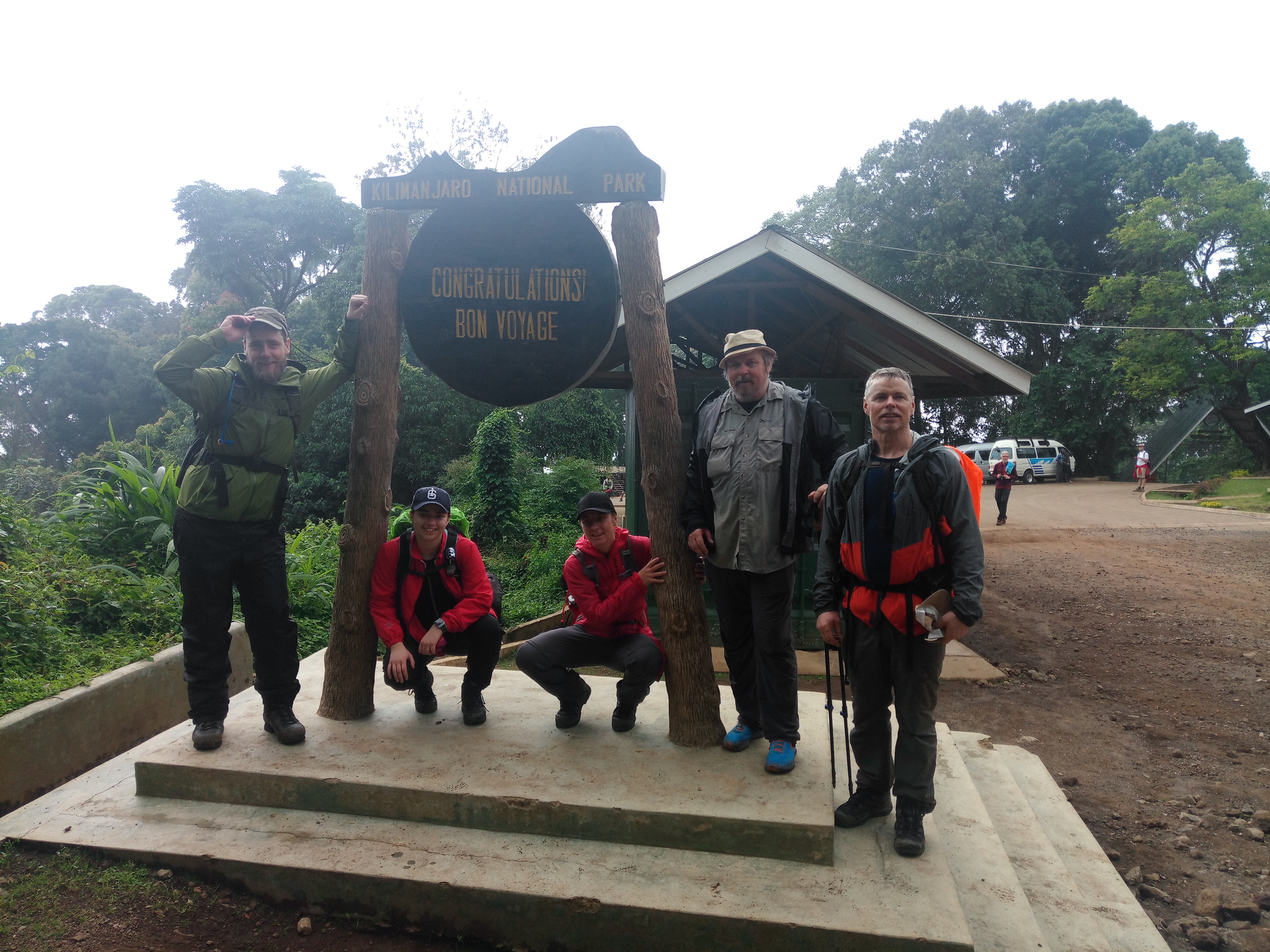 Lemosho Gate → Mti Mkubwa Camp